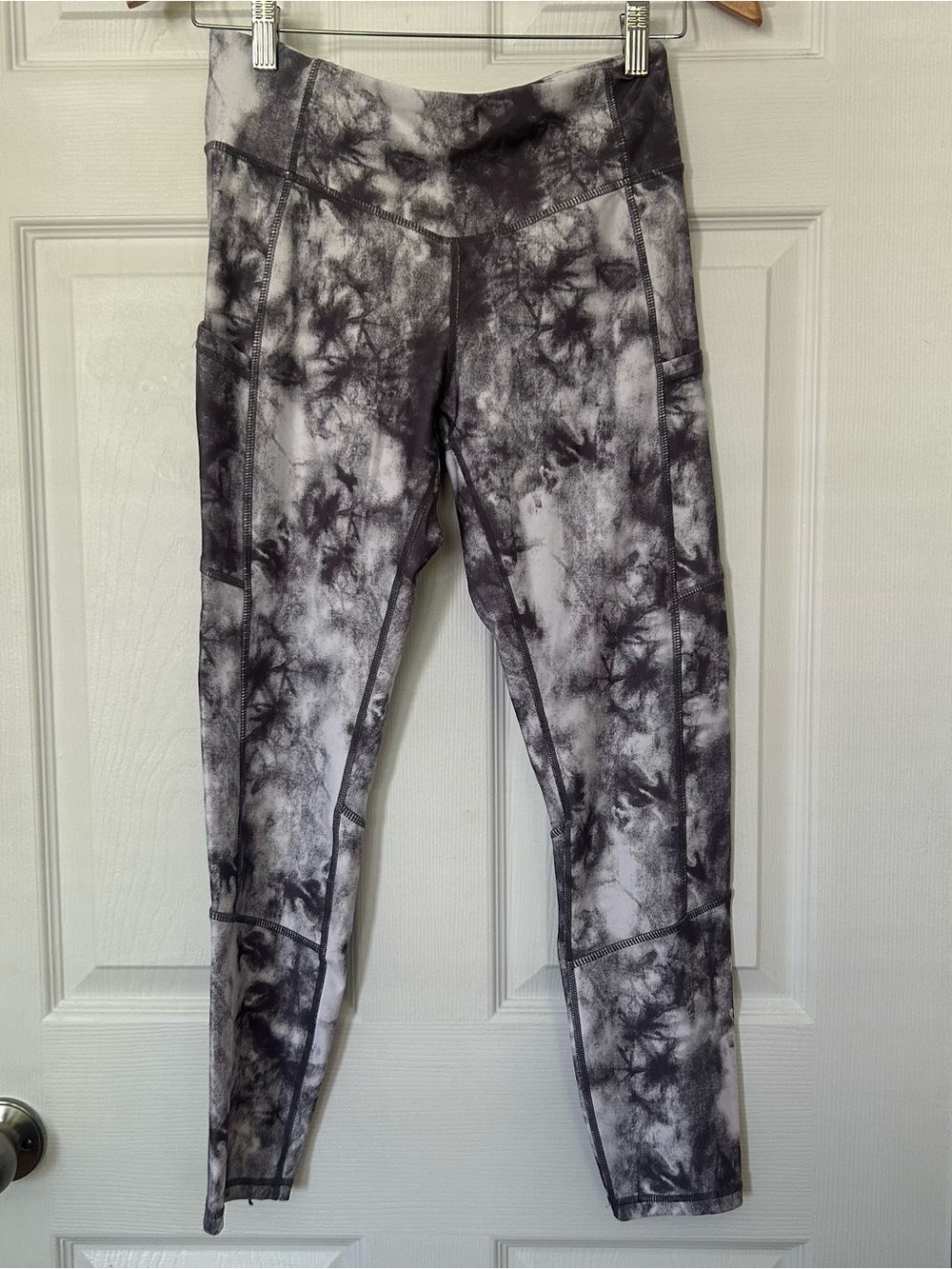 Joe Fresh Active Gray and White Marble Tie-Dye Leggings